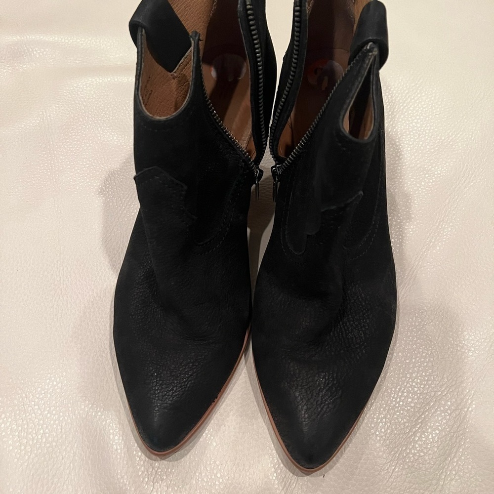 FRYE WOMENS 720087 BLACK SUEDE ANKLE ZIP UP HEEL BOOTIES BOOTS